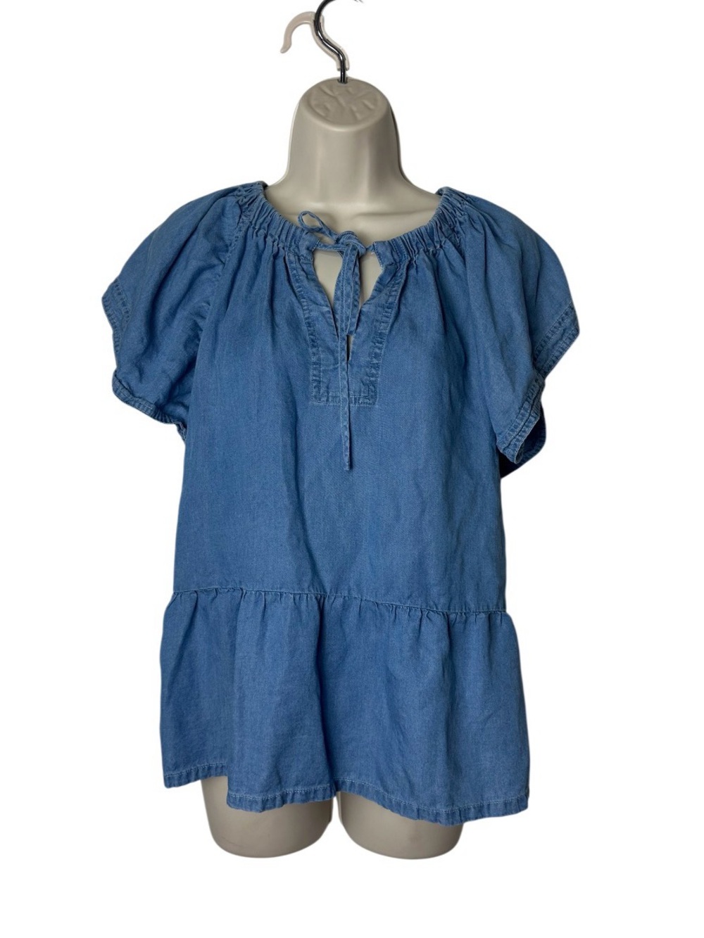 Chambray Tie-Neck Peasant Tunic in Blue